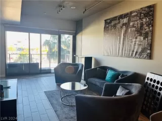 Photo #5: 2588866 Listing 