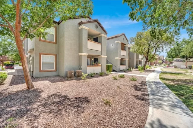 MLS: 2588896 Condo For Sale