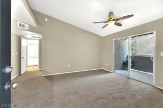 Photo #4: 2588896 Listing