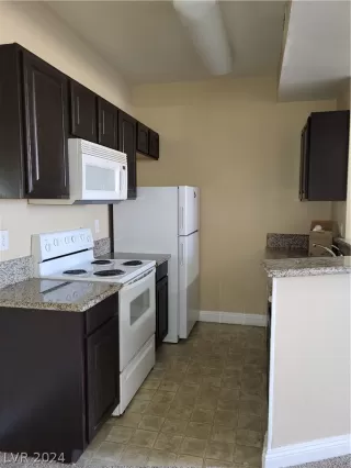 Photo #5: 2588902 Listing 