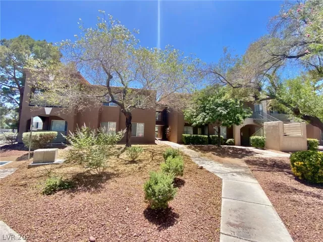 MLS: 2588924 Condo For Sale