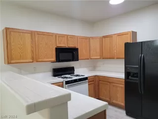 Photo #4: 2588946 Listing 