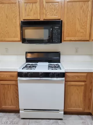 Photo #6: 2588946 Listing 