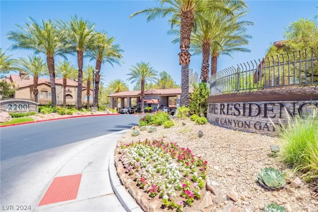 MLS: 2588977 Condo For Sale