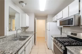 Photo #5: 2588977 Listing 