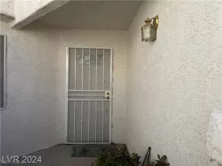 Photo #1: 2588992 Listing 