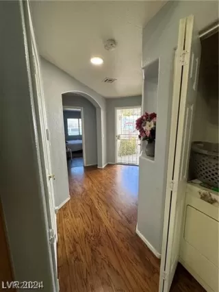 Photo #2: 2588992 Listing 