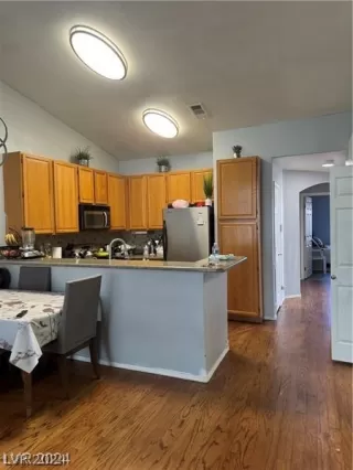 Photo #3: 2588992 Listing 