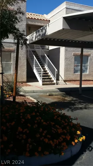 Photo #1: 2589004 Listing 