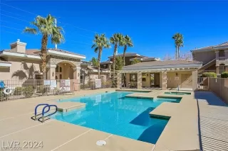 Photo #2: 2589007 Listing 