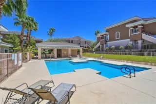 Photo #3: 2589007 Listing 