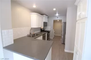 Photo #2: 2589025 Listing 