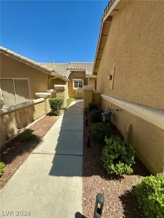 Photo #2: 2589034 Listing 