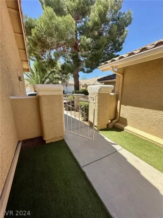 Photo #3: 2589034 Listing 