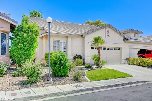 MLS: 2589044 Condo For Sale