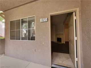 Photo #3: 2589046 Listing