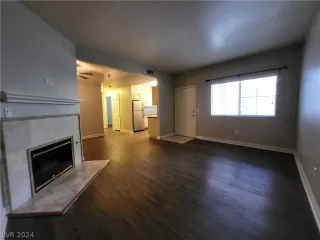 Photo #4: 2589046 Listing