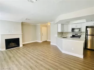 Photo #1: 2589048 Listing 