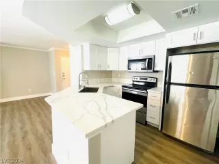 Photo #5: 2589048 Listing 