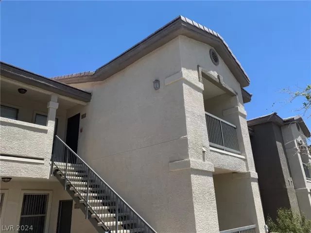 MLS: 2589084 Condo For Sale