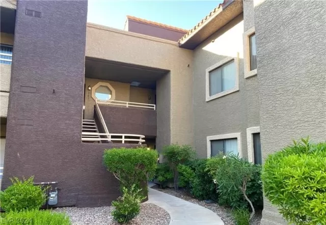 MLS: 2589086 Condo For Sale