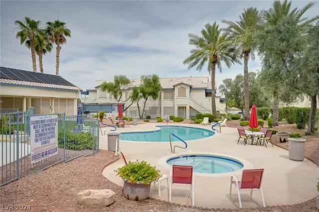 MLS: 2589098 Condo For Sale