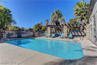 Photo #2: 2589131 Listing 