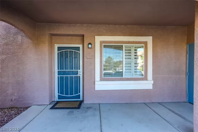 MLS: 2589149 Condo For Sale