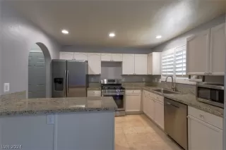 Photo #2: 2589149 Listing 