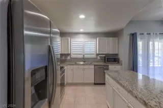 Photo #3: 2589149 Listing 