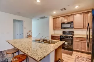 Photo #4: 2589159 Listing 