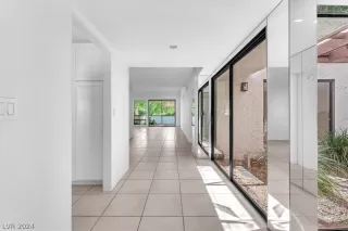 Photo #2: 2589206 Listing 