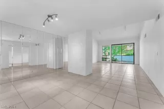 Photo #5: 2589206 Listing 