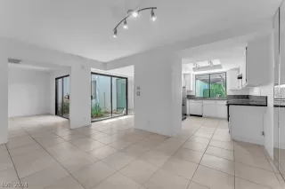 Photo #6: 2589206 Listing 