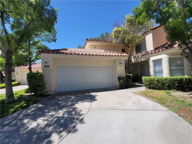 MLS: 2589207 Condo For Sale