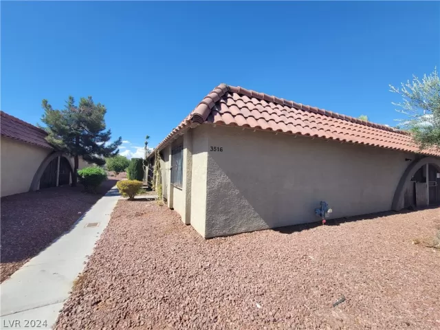 MLS: 2589211 Condo For Sale