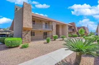 Photo #2: 2589218 Listing