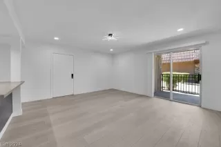 Photo #5: 2589218 Listing