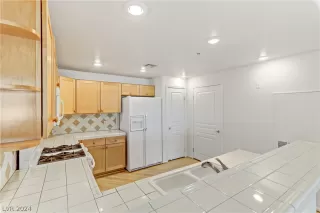 Photo #6: 2589220 Listing 