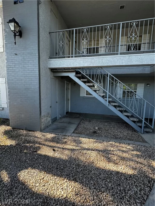 MLS: 2589224 Condo For Sale