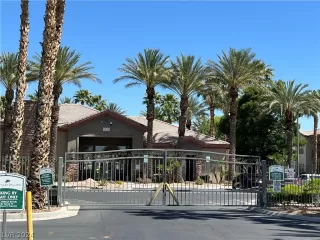 Photo #1: 2589248 Listing 