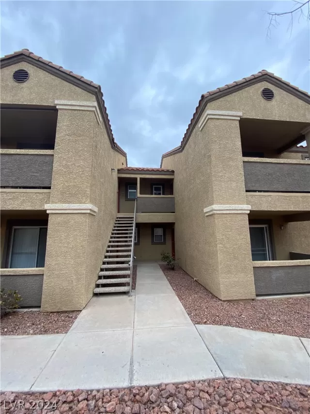 MLS: 2589255 Condo For Sale