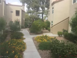 Photo #5: 2589267 Listing