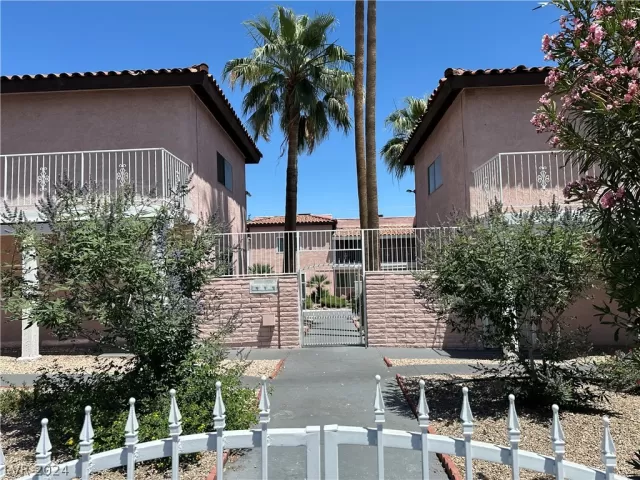 MLS: 2589270 Condo For Sale