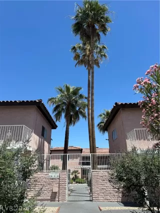 Photo #1: 2589270 Listing 