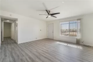 Photo #2: 2589283 Listing 