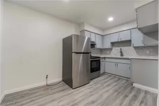 Photo #3: 2589283 Listing 