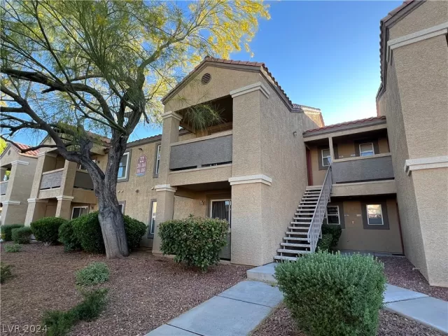 MLS: 2589308 Condo For Sale