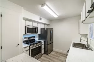 Photo #1: 2589308 Listing