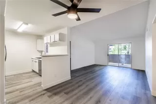 Photo #3: 2589308 Listing